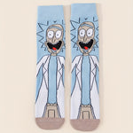 Chaussettes avec Rick Sanchez qui a un grand sourire avec sa blouse blanche et un fond bleu ciel